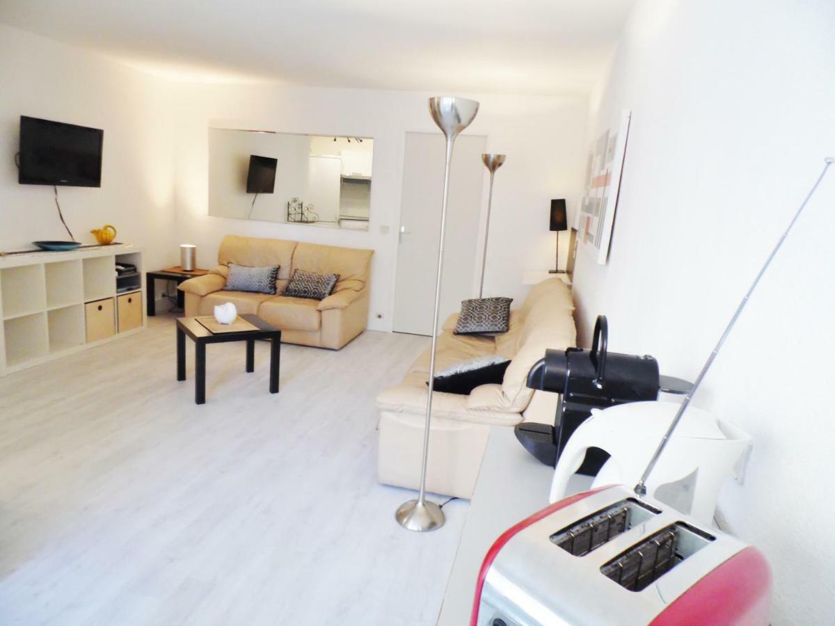 Cannes Plage 2Mn/45M2/Vue Mer/Inernet/Clim/Parking Prive Luaran gambar
