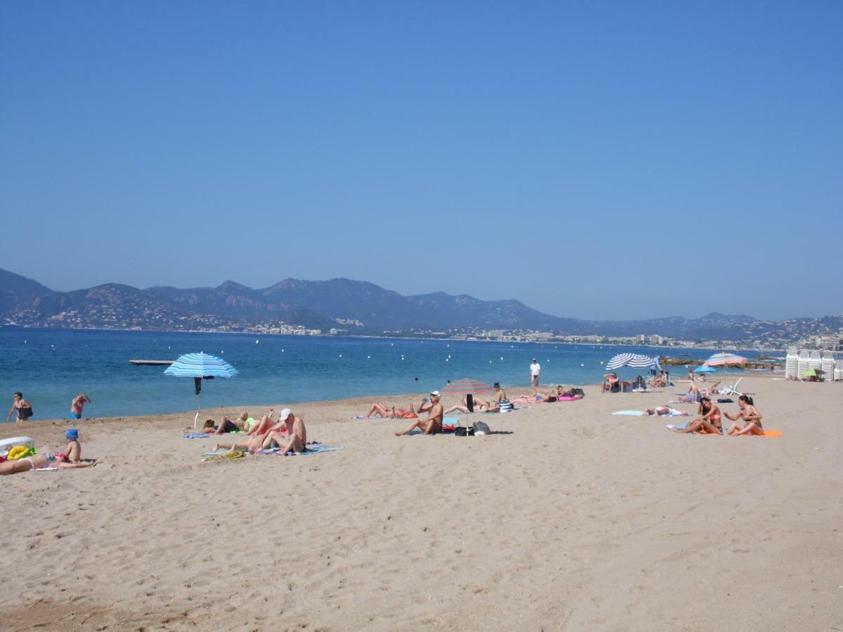 Cannes Plage 2Mn/45M2/Vue Mer/Inernet/Clim/Parking Prive Luaran gambar